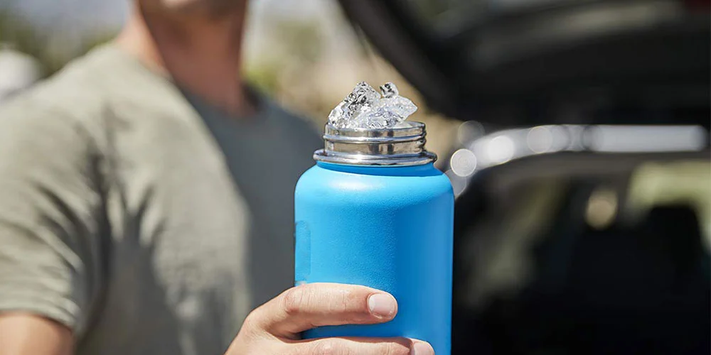 Apa luwih becik ngombe saka botol baja stainless?